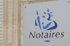 Un notaire