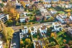 La régénération urbaine vise à redonner vie à des zones délaissées, tout en limitant l'étalement urbain. © Nikada - Getty images.