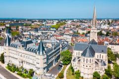 Vue sur la ville de Pau et l'Eglise Saint-Martin
