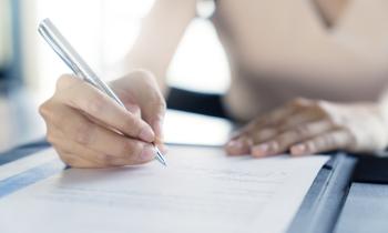 Quels documents peut-on vous demander lors de la signature du contrat de vente de votre logement neuf ?