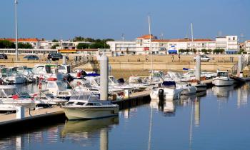 À la croisée des ambitions résidentielles et des réalités économiques, investir dans le neuf en bord de mer en Nouvelle-Aquitaine devient une opération à anticiper — mais pas sans opportunité. © Musat - Getty images