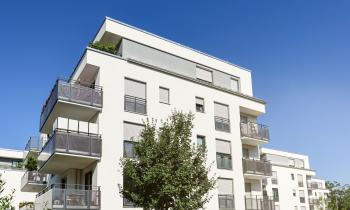 C’est le DPE qui permet de vérifier les performances énergétiques d’un bien immobilier neuf. © ah_fotobox – Getty Images