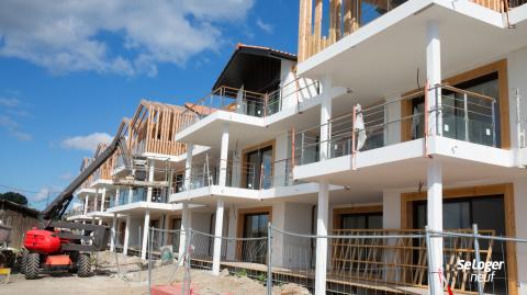 La baisse de la construction des logements neufs a ralenti en août. © OceanProd Logements neufs : la baisse de la construction se poursuit mais s'atténue