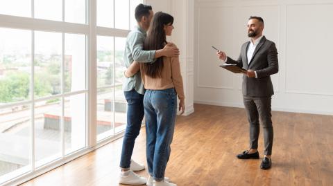 Achat en VEFA : la livraison du logement neuf est une étape essentielle. © Prostock-studio - Shutterstock