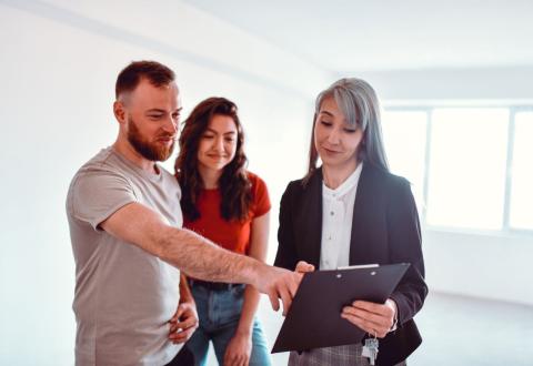 Négocier le prix d’un logement neuf, ce n’est pas impossible. © AleksandarGeorgiev – Getty Images