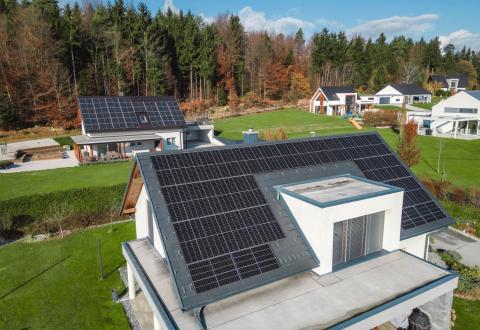 Un logement BBC est une habitation bien isolée et disposant d’un système de chauffage performant et décarboné. © Getty Images - Ziga Plahutar