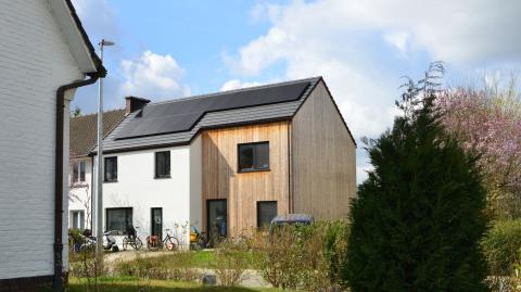 Acheter une maison pour moins de 100 000 € devient de nouveau envisageable grâce à des solutions innovantes, des terrains peu chers et des modèles de maisons optimisés. © - Getty images