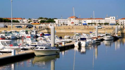 À la croisée des ambitions résidentielles et des réalités économiques, investir dans le neuf en bord de mer en Nouvelle-Aquitaine devient une opération à anticiper — mais pas sans opportunité. © Musat - Getty images