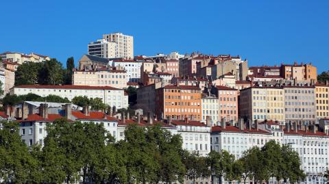 Vue sur la ville de Lyon côté collines