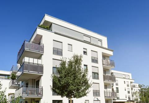 C’est le DPE qui permet de vérifier les performances énergétiques d’un bien immobilier neuf. © ah_fotobox – Getty Images