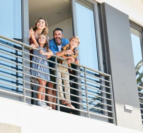 Le meilleur étage n’est pas universel : il dépend à la fois de votre style de vie, de vos priorités et parfois même de votre budget. © laflor - Getty images