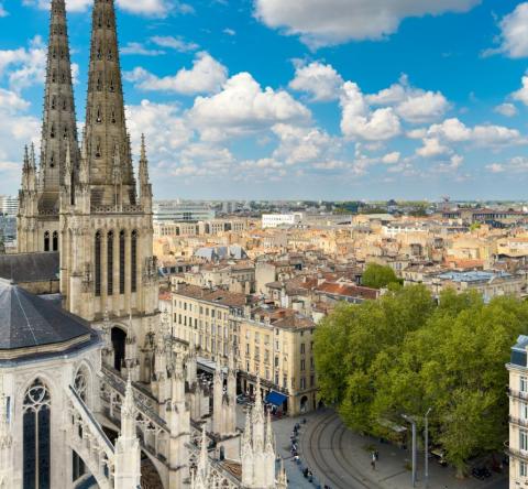 Bordeaux demeure un territoire où la demande de logements reste structurellement forte, mais l’offre de logements neufs peine désormais à suivre. © herraez - Getty images